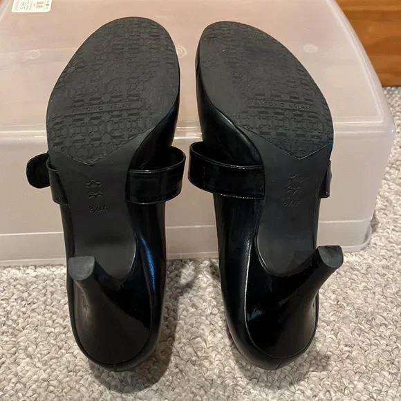 Antonio Melani Heels - Picture 5 of 8